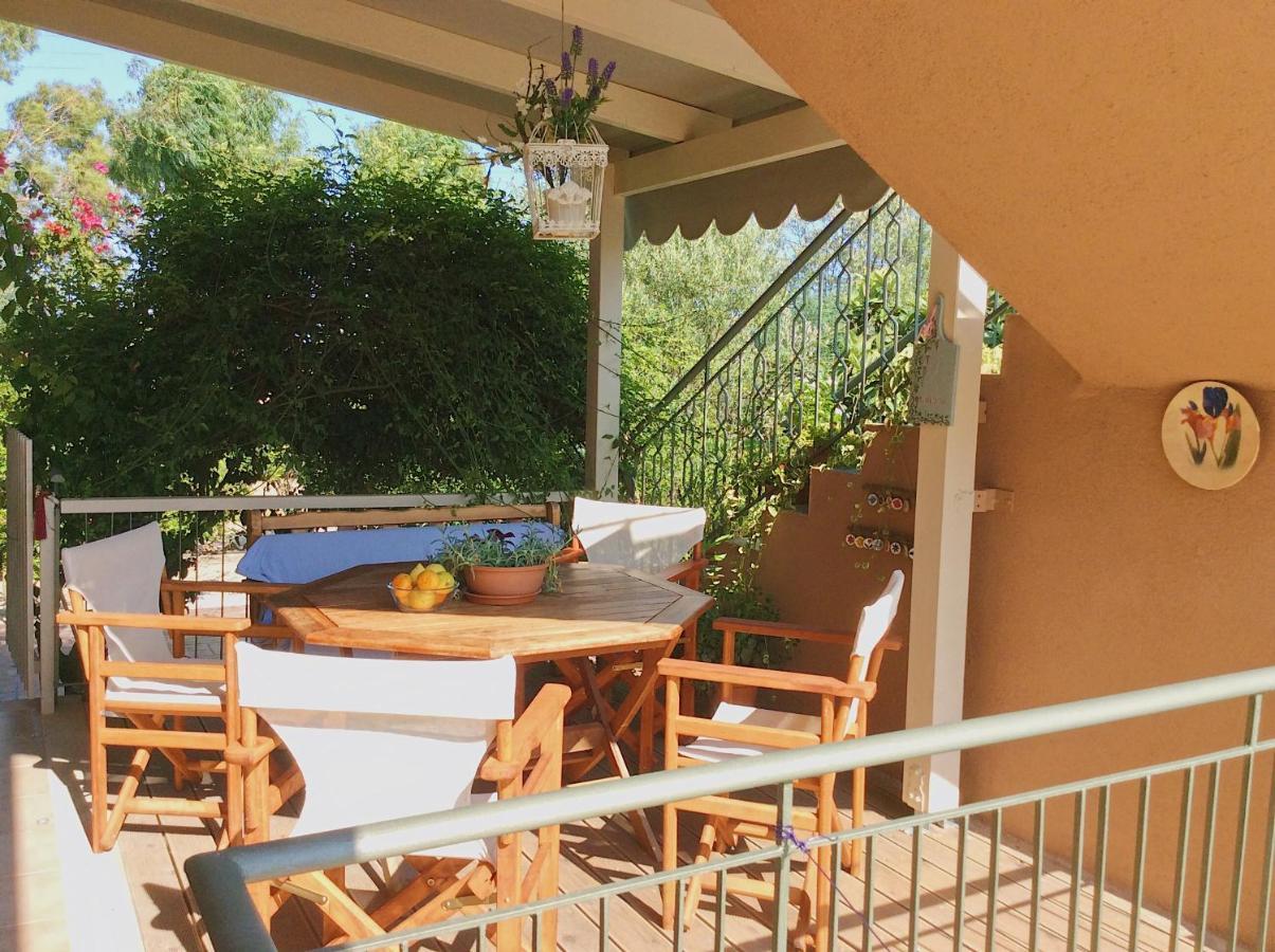 Kefalonia apartments - 2 bedroom apartment in orchard, cute veranda, ground floor Spartià Buitenkant foto