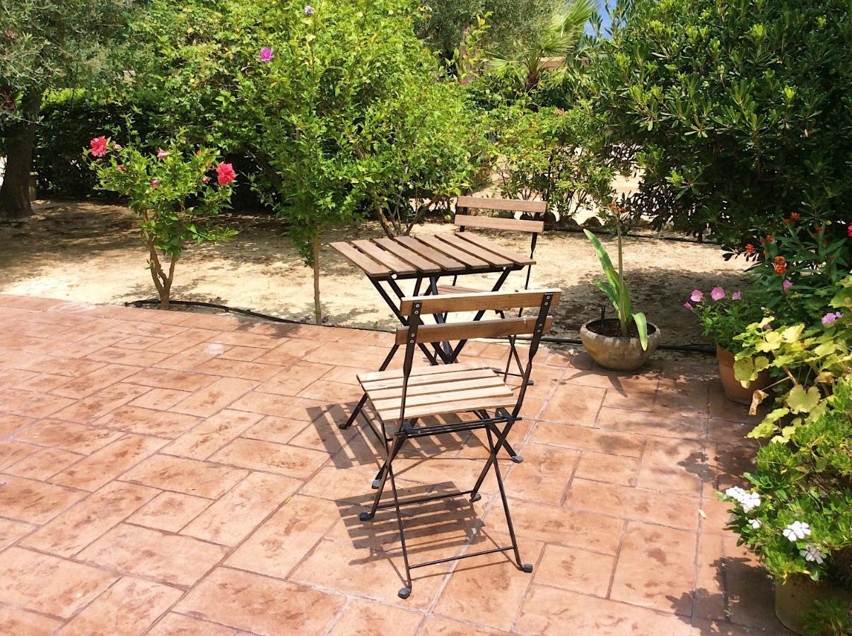 Kefalonia apartments - 2 bedroom apartment in orchard, cute veranda, ground floor Spartià Buitenkant foto