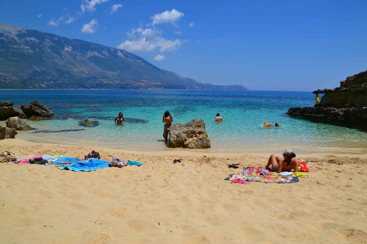Kefalonia apartments - 2 bedroom apartment in orchard, cute veranda, ground floor Spartià Buitenkant foto